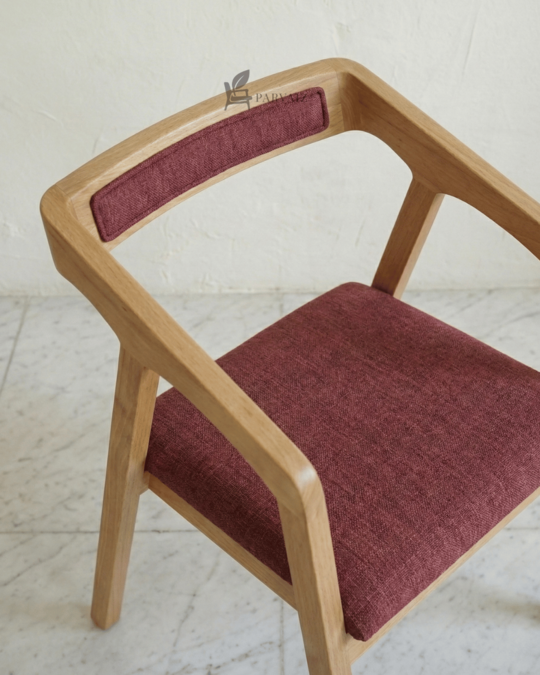 Balkon Estetik: Menyulap Area Sempit Menjadi Tempat Bersantai dengan Outdoor Teak Patio Furniture
