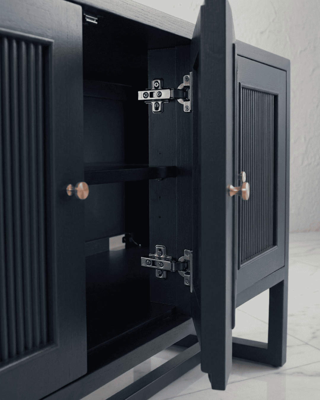 Dober Cabinet