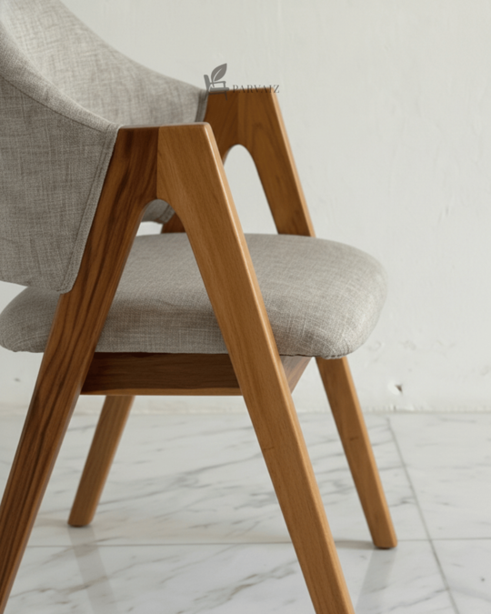 Mirwan Chair